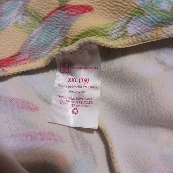 2 piece crop top and pants - Picture 3 of 3